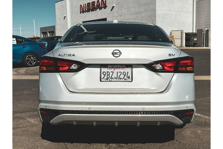 $15917 : Nissan Altima 2022 2.5 SV 4d image 6