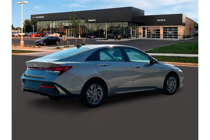 $21490 : Hyundai ELANTRA 2024 SEL 4dr image 8