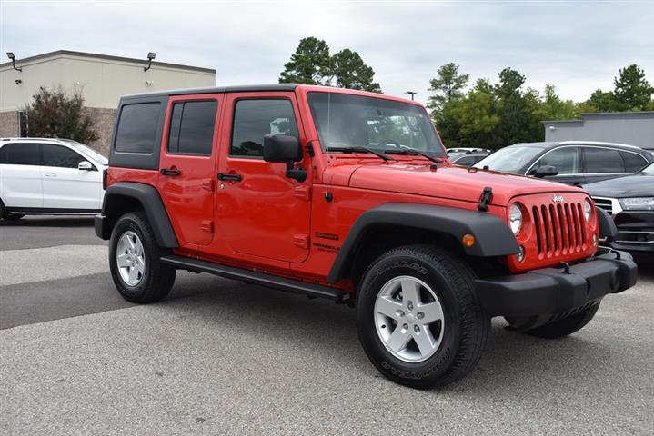 2017 Wrangler Unlimited Sport image 2