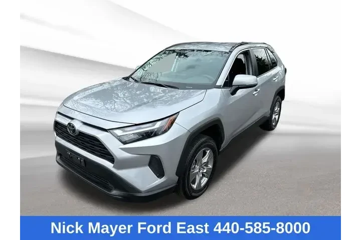 $33995 : Toyota RAV4 2025 AWD XLE 4dr image 3