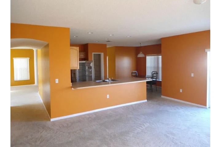 $2500 : Rent image 6