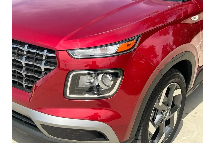 $18862 : Hyundai VENUE 2025 SEL 4dr C image 5