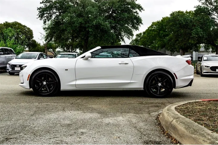 $24999 : Chevrolet Camaro 2023 LT 2dr image 8