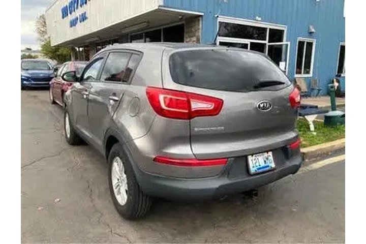 2011 Sportage LX image 6