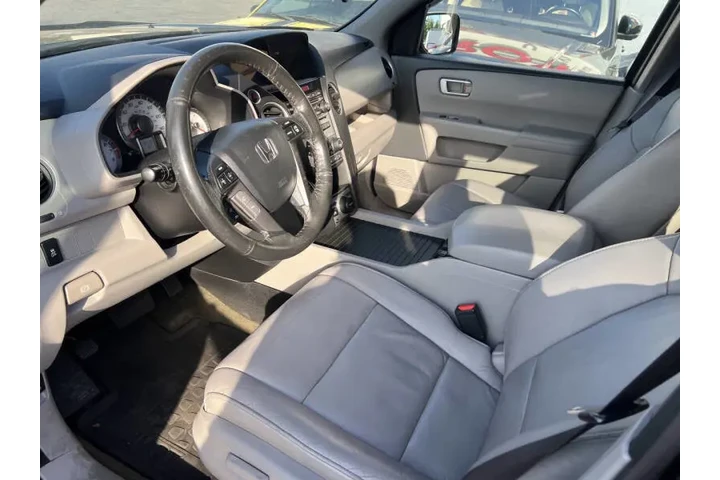 $8900 : 2014 Pilot EX-L w/DVD image 7