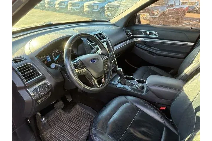 $16000 : Ford Explorer 2019 AWD Sport image 9