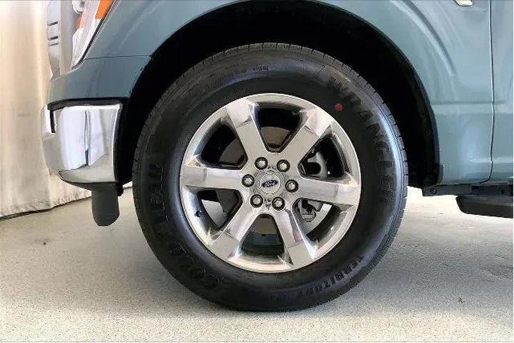 $37821 : Ford F-150 2023 4x2 XL 4dr S image 6