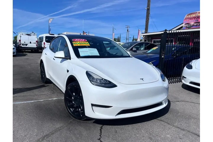$33988 : Tesla Model Y 2022 AWD Long image 1
