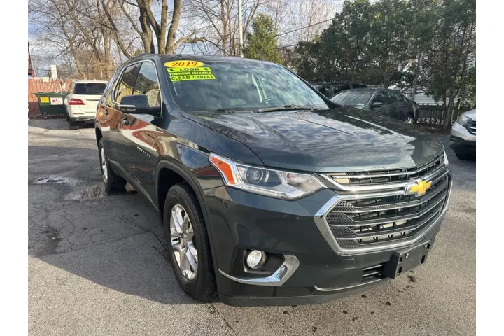 $15995 : 2019 Traverse LT Cloth image 7