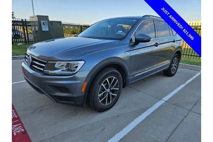 $21995 : Volkswagen Tiguan 2021 SE 4d image 1