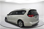 $26550 : Pre-Owned 2020 Pacifica Hybri thumbnail