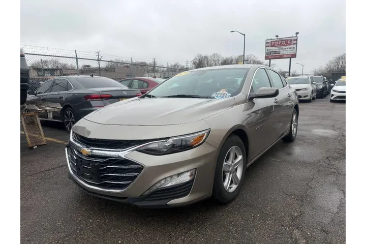 2023 Malibu LT image 4