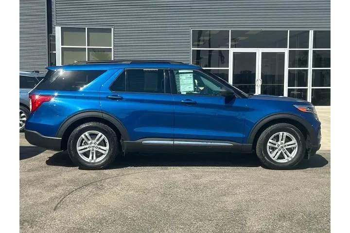 $28840 : Ford Explorer 2022 XLT 4dr S image 2
