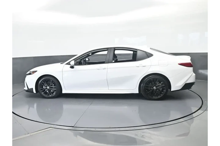 $29999 : Toyota Camry 2026 SE 4dr Sed image 3