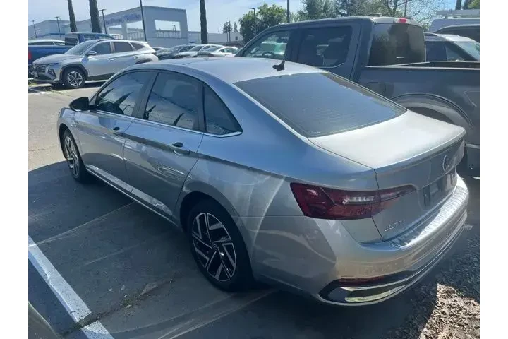 $24155 : Volkswagen Jetta 2024 SEL 4d image 5