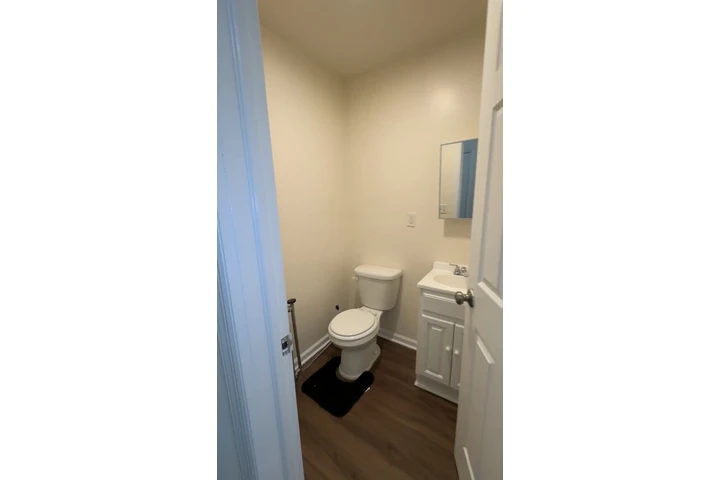 $250 : Se renta habitación privada image 3