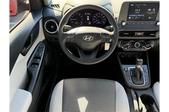 $16285 : Hyundai KONA 2023 AWD SE 4dr image 8