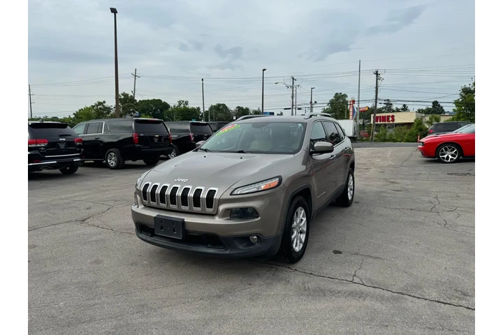 $7980 : 2017 Cherokee Latitude FWD image 6