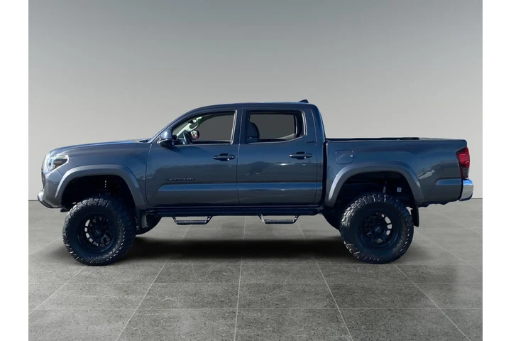 $23076 : Toyota Tacoma 2018 image 2