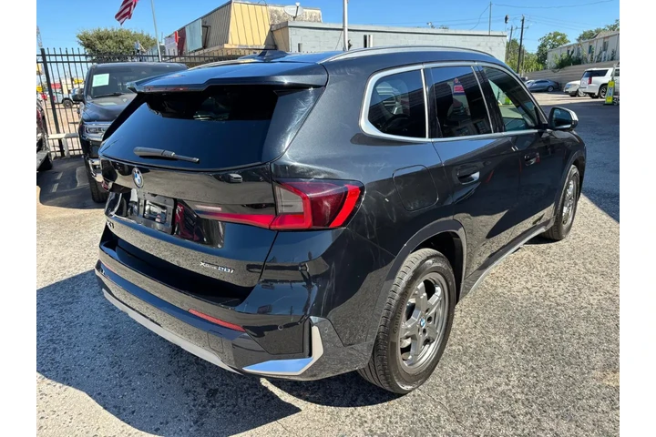 2024 BMW X1 xDrive28i image 6