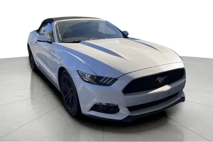 $15995 : Ford Mustang 2017 EcoBoost P image 2