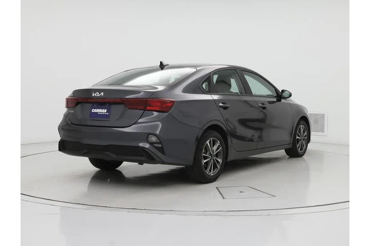 $17998 : Kia Forte 2024 LXS 4dr Sedan image 8