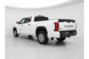 $36998 : Toyota Tundra 2022 4x4 SR5 4 thumbnail