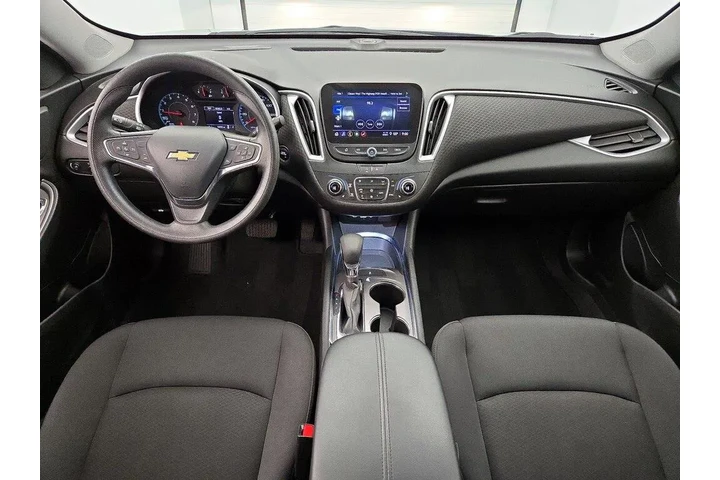 $17998 : Chevrolet Malibu 2023 LT 4dr image 9