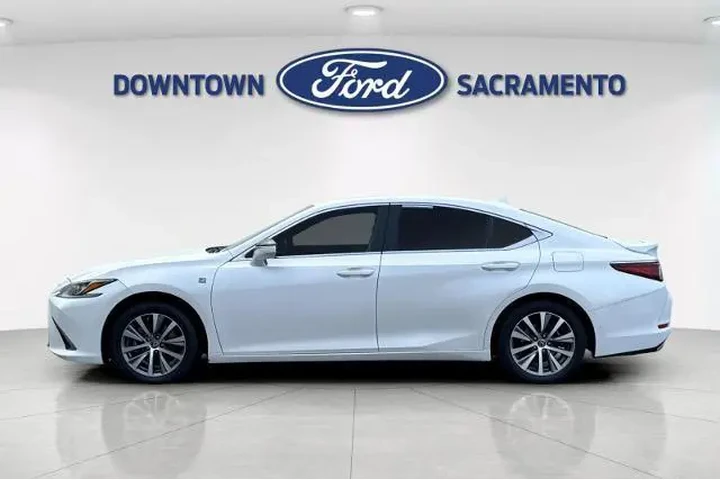 $25900 : Lexus ES 350 2019 4dr Sedan image 2