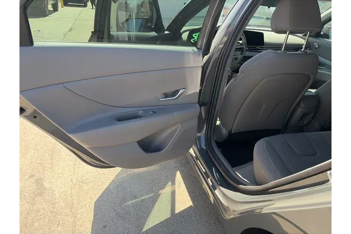 $21300 : Hyundai ELANTRA 2024 SEL 4dr image 6