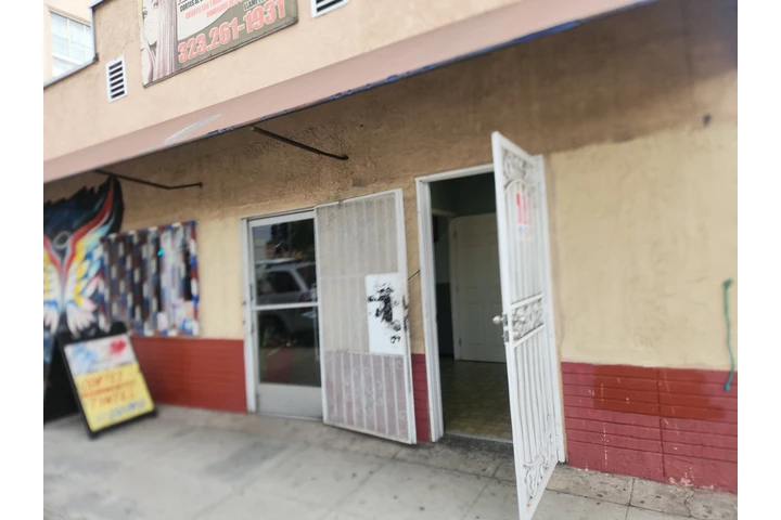 $1000 : Re renta espacio comercial image 2
