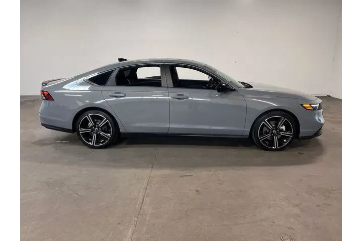 $31857 : Honda Accord Hybrid 2025 Spo image 2