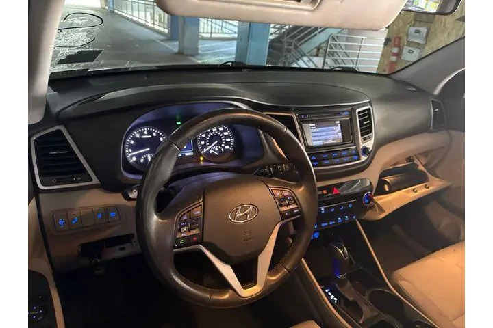 $15995 : Hyundai TUCSON 2017 Sport 4d image 5