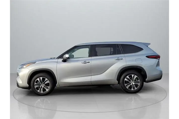 $39994 : Toyota Highlander 2024 XLE 4 image 4