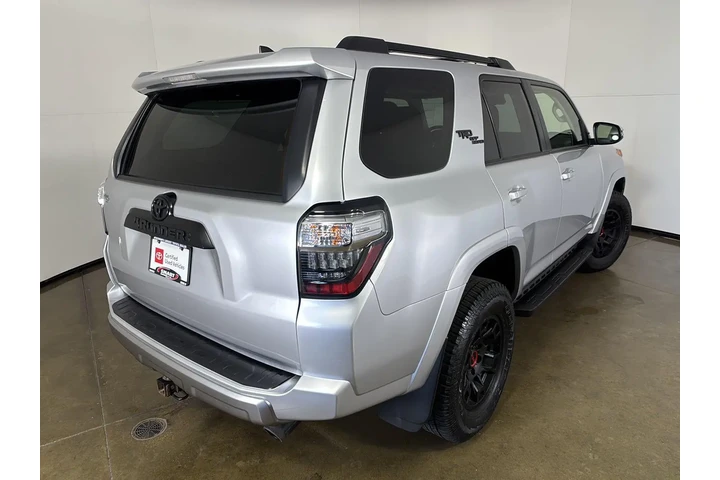 $40299 : Silver Certified 2022 4Runner image 10