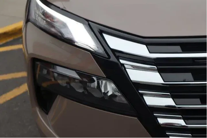 $23367 : Nissan Rogue 2024 AWD SV 4dr image 10