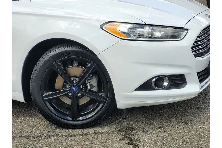 $13242 : Ford Fusion 2016 SE 4dr Seda image 6