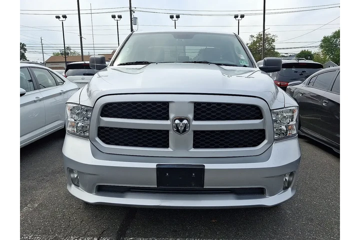 $20499 : Ram 1500 2018 4x4 Express 4d image 2