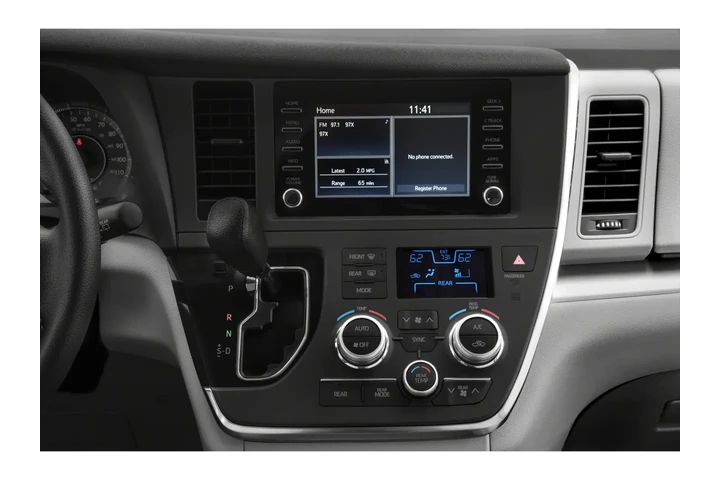 2019 Sienna LE image 7