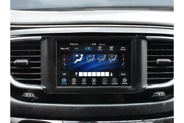 $17659 : Chrysler Voyager 2021 L 4dr image 8