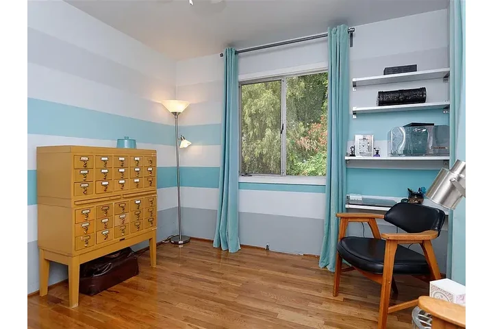 $1000 : Cute as a bug's ear!  Comforta image 5