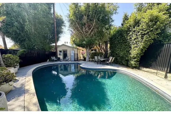 $2250 : HOUSE RENT IN West Hollywood image 2