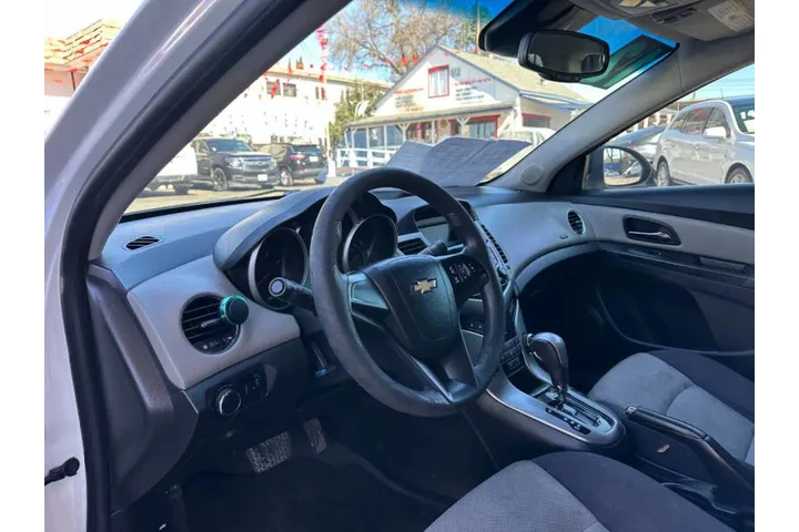 2012 Cruze LS image 6