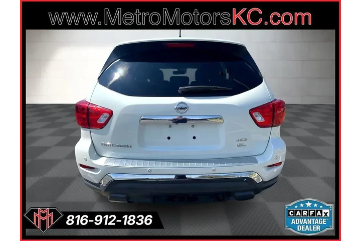 $15989 : 2017 Pathfinder 4x4 SL image 4