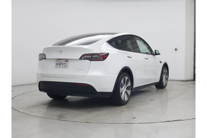 $29998 : Tesla Model Y 2023 AWD Long image 8