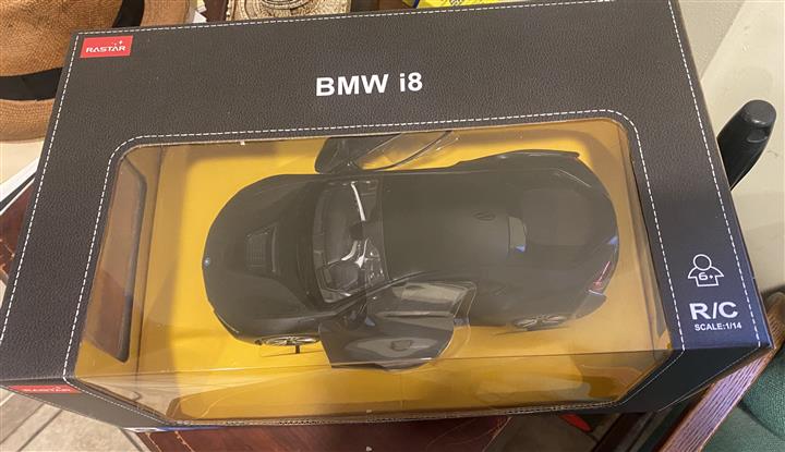 $150 : BMW i8 image 2