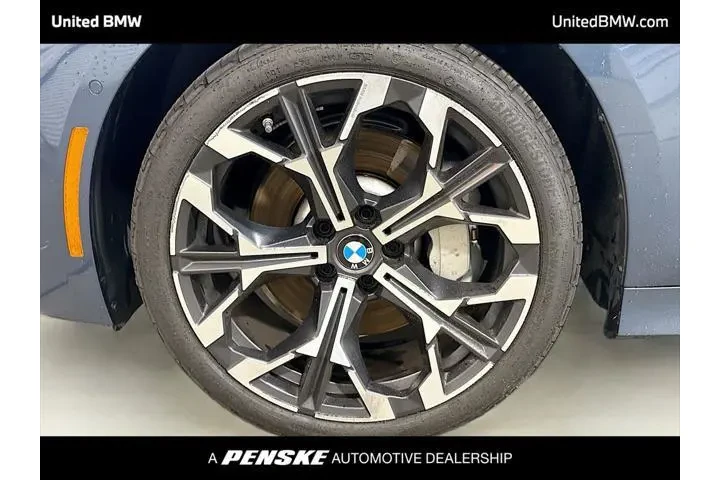 $37995 : BMW 3 Series 2025 330i 4dr S image 2