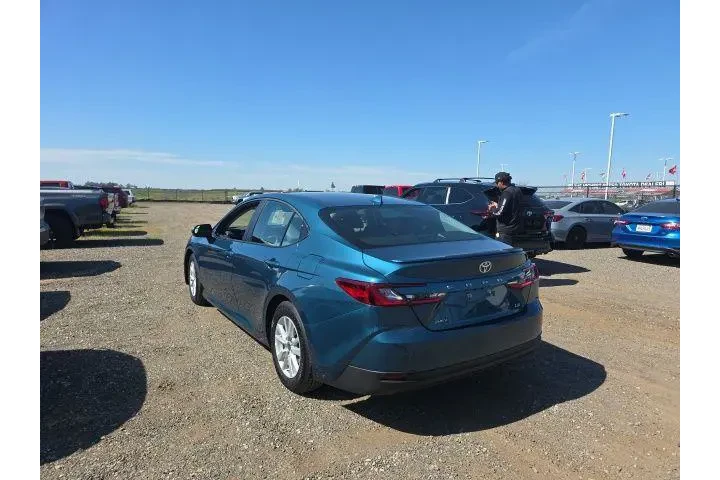 $33900 : Toyota Camry 2026 LE 4dr Sed image 4