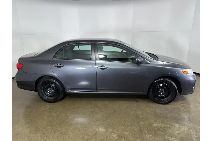 $15000 : 2013 Corolla LE image 8