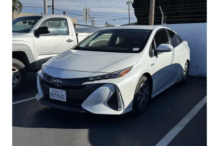 $25175 : Toyota Prius Prime 2021 LE 4 image 2